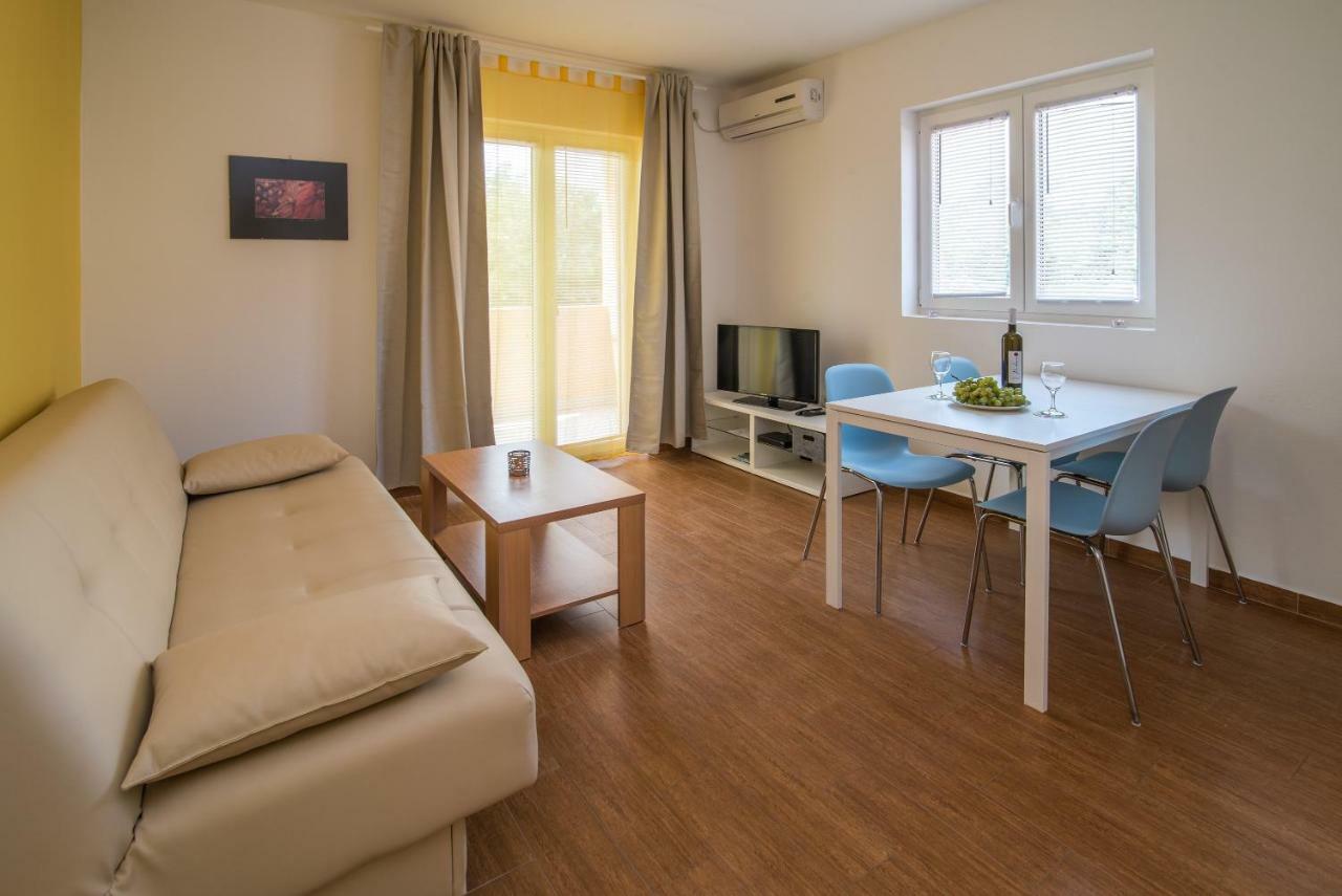Apartments Sanjin Kornić Exterior foto